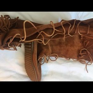 Minnetonka Shoes - Minnetonka Front Lace Knee High Boot Minnetonka Shoes - Minnetonka Front Lace Knee High Boot